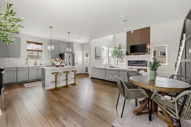 Building Photo - 217 McCrae Dr