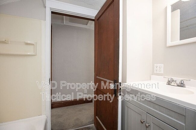 Building Photo - 2078-2018 18th St SW