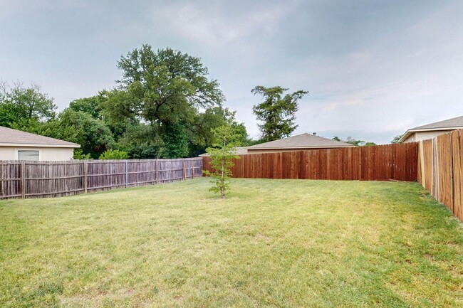 Building Photo - Energy-Efficient Home on a Wooded Cul-de-S...