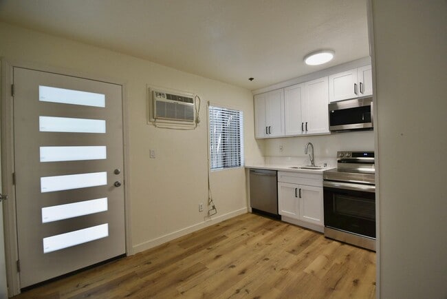 Building Photo - 14033 Bessemer St