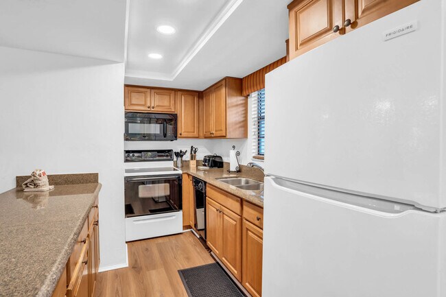 Building Photo - 600 Neapolitan Way