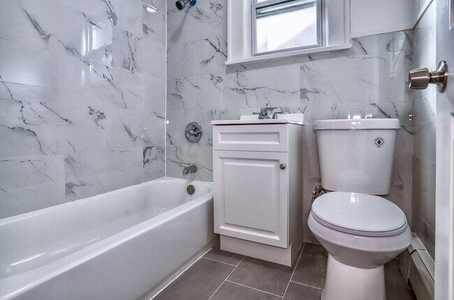 Building Photo - 84 Magnolia St