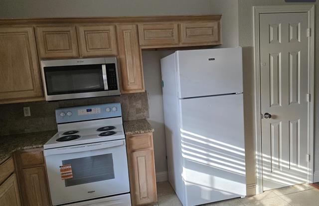 Building Photo - 6116 Silkcrest Trail