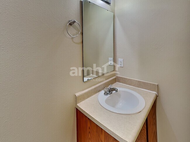 Building Photo - 15233 Beam St