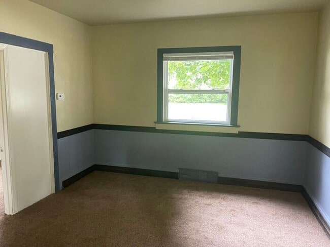 Building Photo - 3 bedroom Niles Home