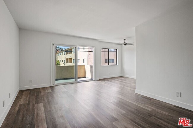 Building Photo - 12033 Goshen Ave