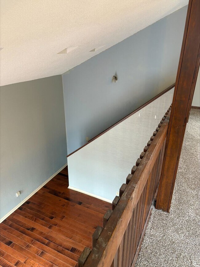 Building Photo - 2bed 2.5bath Condo Great Johnson City Location Close to ETSU