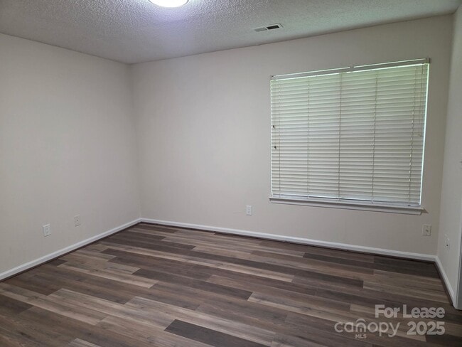 Building Photo - 437 Cedarcroft Dr