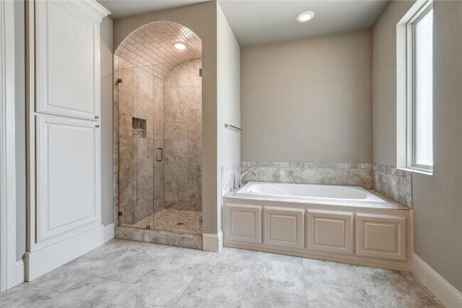 Building Photo - Templeton