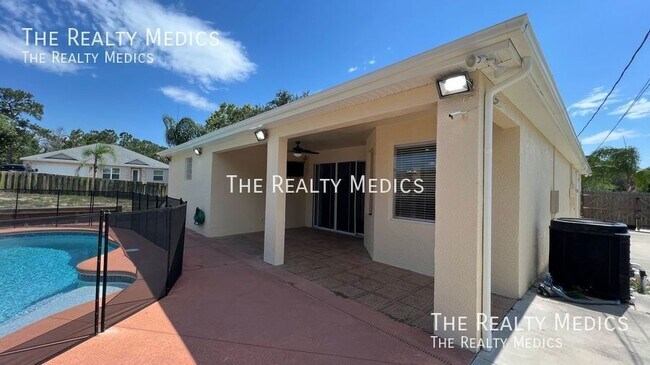 Building Photo - 795 Alcazar Ave
