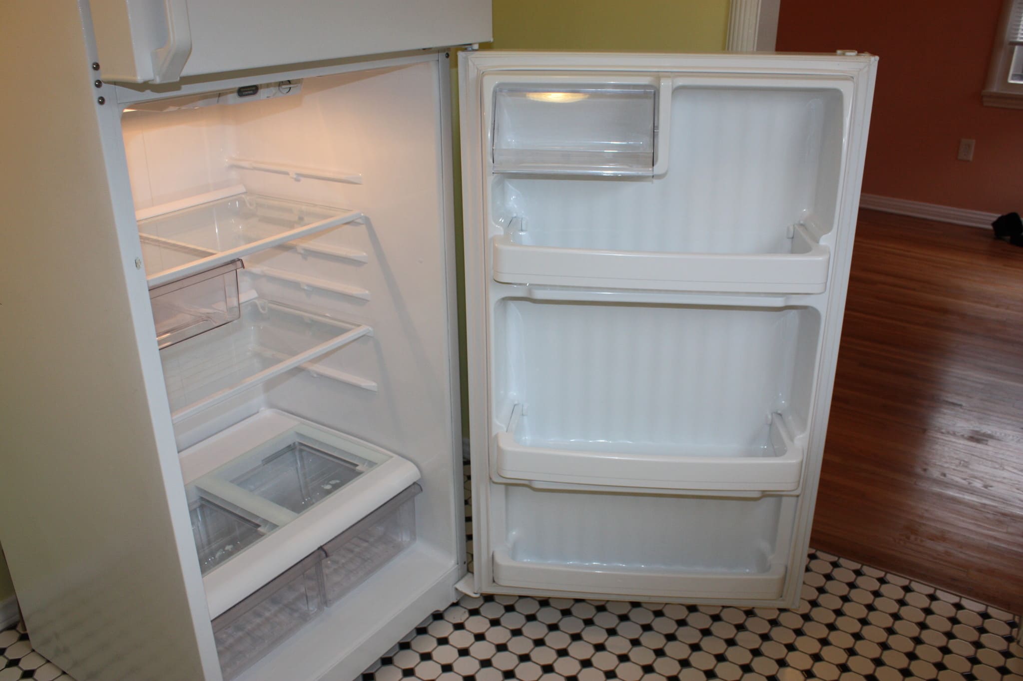 Kitchen Refrigerator/Freezer - 2322 E 2nd St