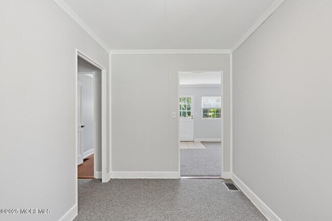 Building Photo - 565 Prospect Ave