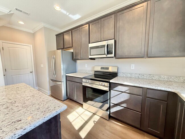 Building Photo - 100 Songberry St