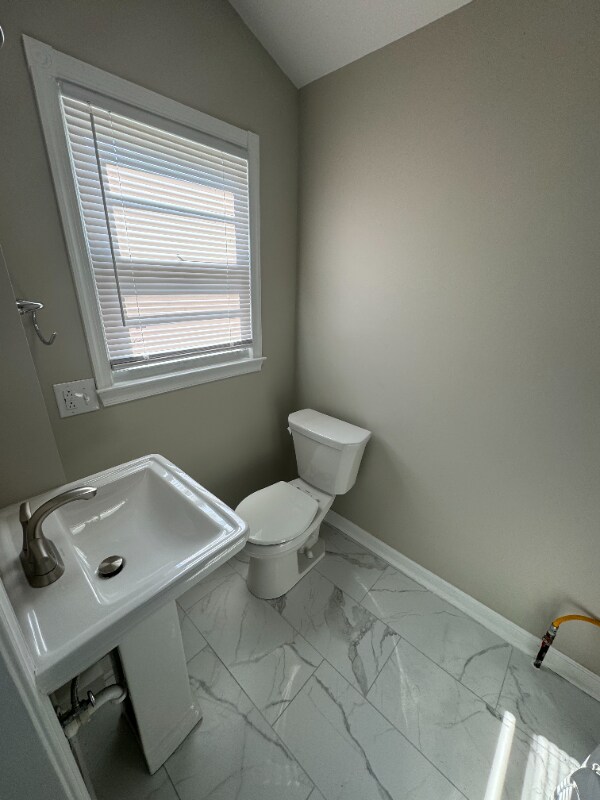 Building Photo - 107 Jansen Ave