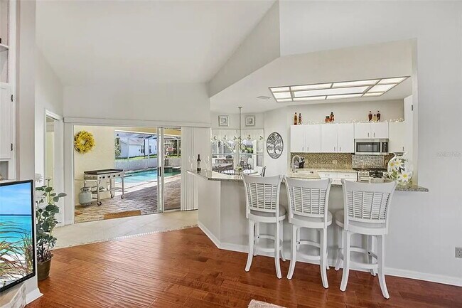 Building Photo - "Pool Home! Spacious 3-Bed, 2-Bath Gem on Shoreline Drive, Clearwater"