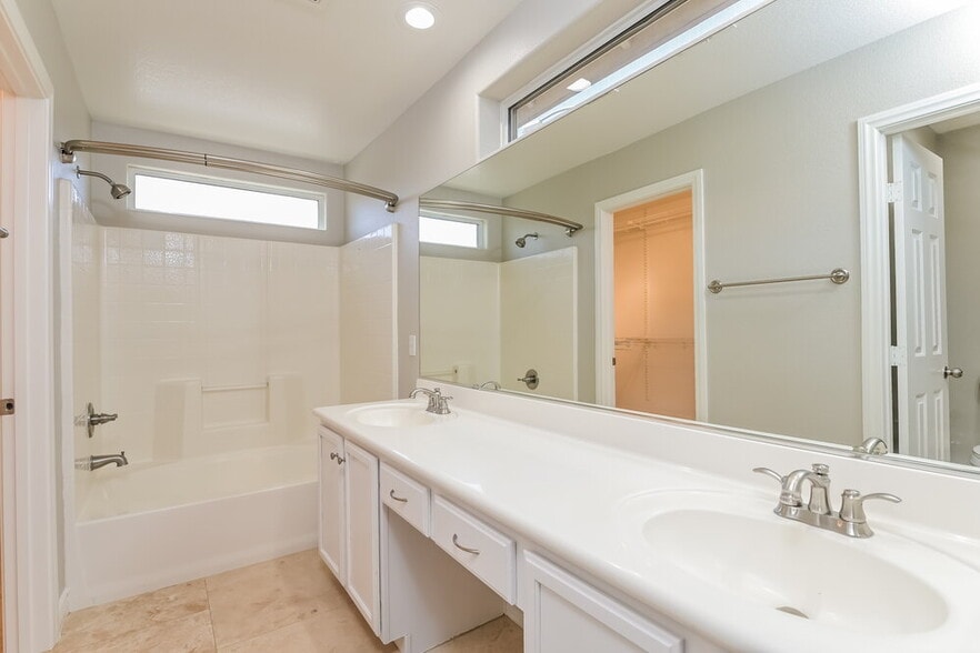 Building Photo - 10413 Gunpowder Falls St