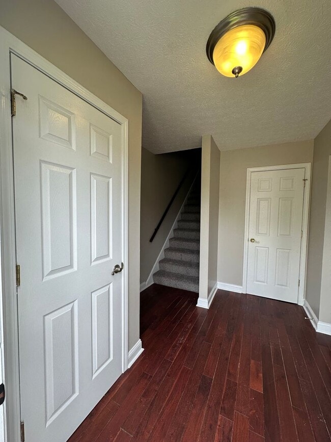Building Photo - Spacious, Recently Updated J-Town 4BR / 1.5 BA Home for Rent!