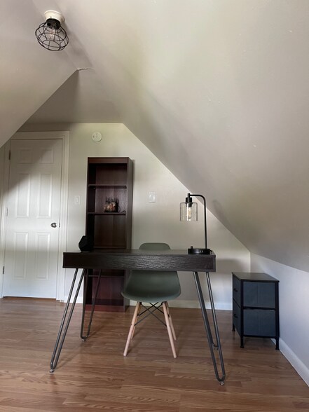 Building Photo - 920 Ash St