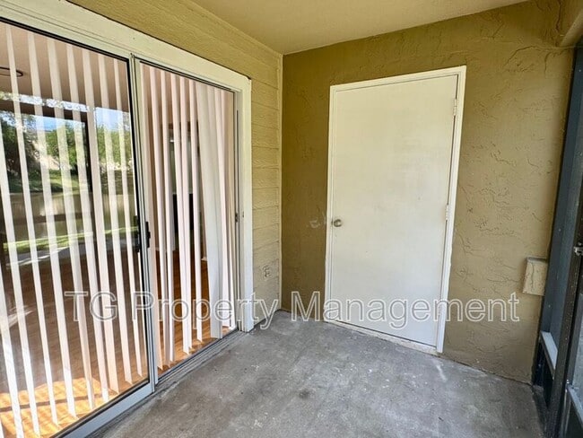 Building Photo - 11 Arbor Club Dr