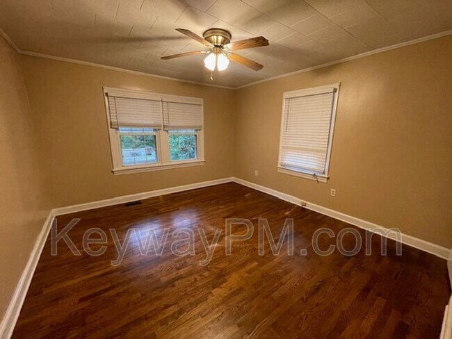 Building Photo - 3517 Trolley Line Rd