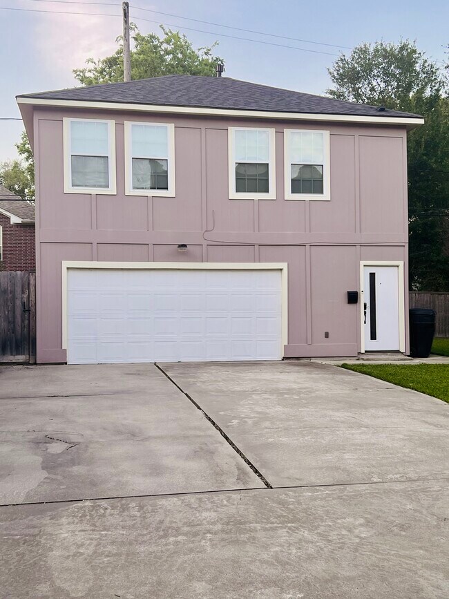 Exterior - 3367 Ozark St