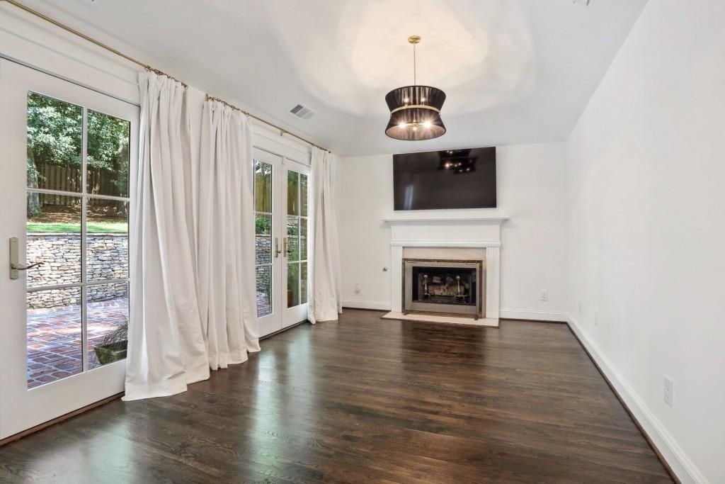 Building Photo - 2140 Fairhaven Cir NE