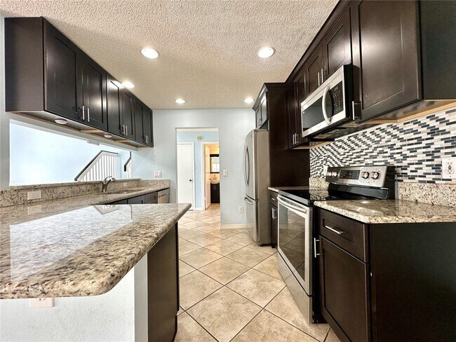Building Photo - 244 Coralwood Ct