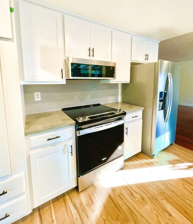 Building Photo - 58 Stanford Ct