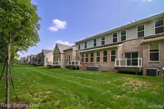 Building Photo - 49530 Coldwater Rdg Dr