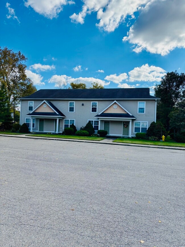 Building Photo - 3880 Kenowa Ave SW