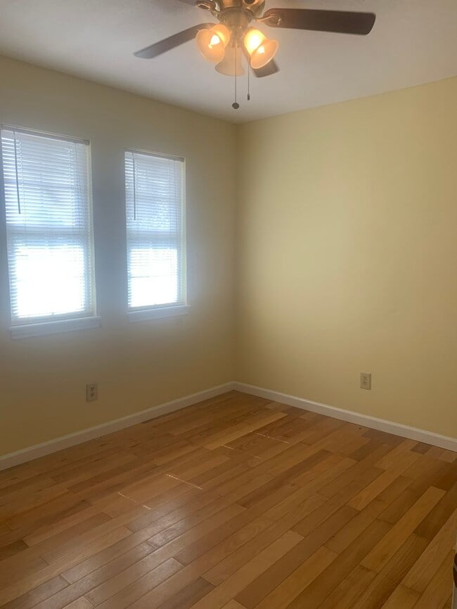 Building Photo - 2829 S Sea Dr