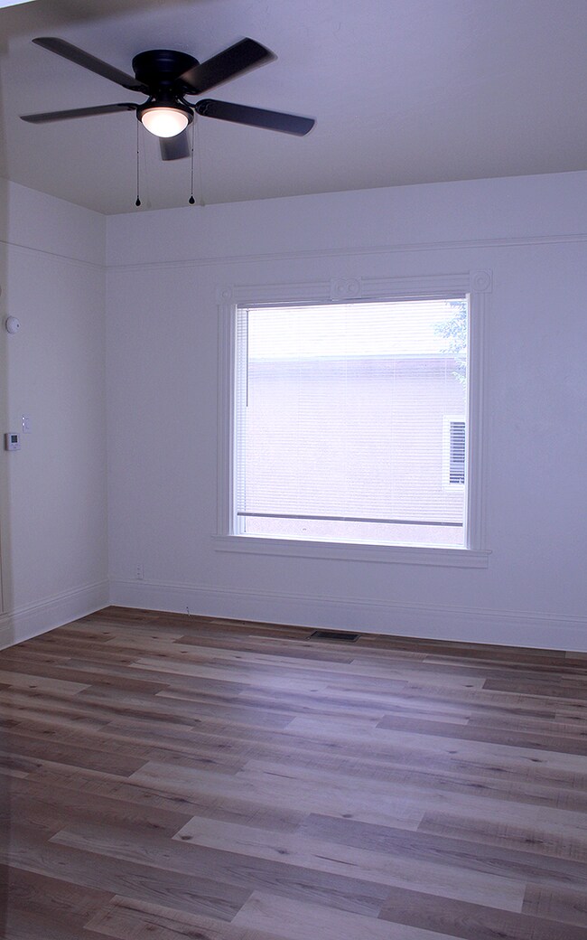 Building Photo - 658 Ash St