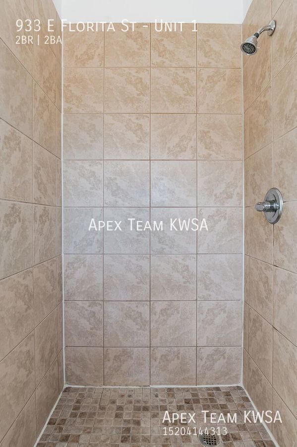 Building Photo - 933 E Florita St