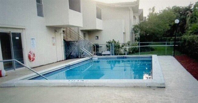 Building Photo - 11101 Royal Palm Blvd