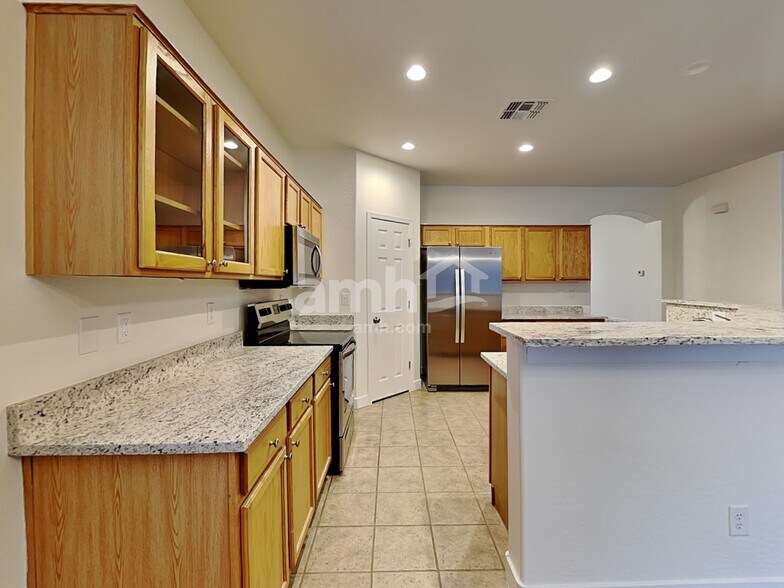 Building Photo - 5602 W Darrel Rd