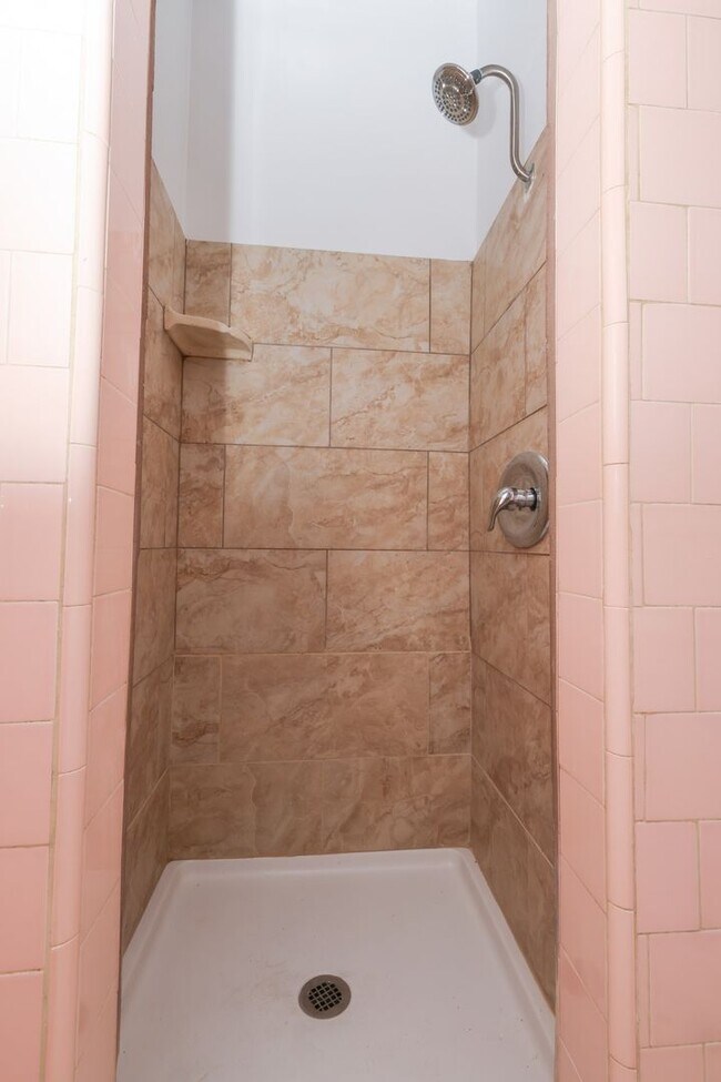 Building Photo - 1022 S Euclid Ave