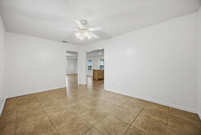 Building Photo - 12384 Co Rd 800