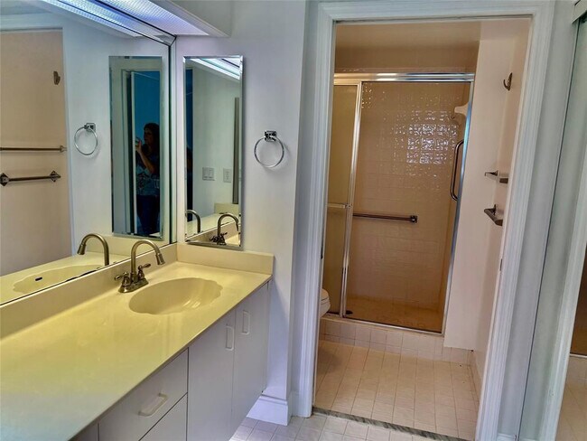 Building Photo - 9587 Weldon Cir