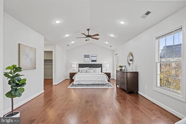 Building Photo - 18953 Longhouse Pl