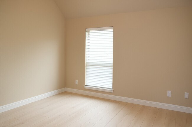Building Photo - 5311 Wolfpen Ridge Ln