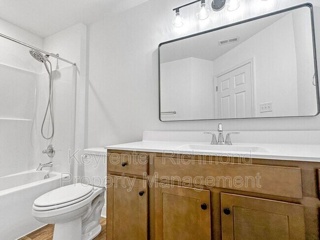 Building Photo - 6925 Dunton Rd