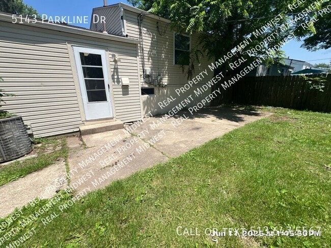 Building Photo - 5143 Parkline Dr