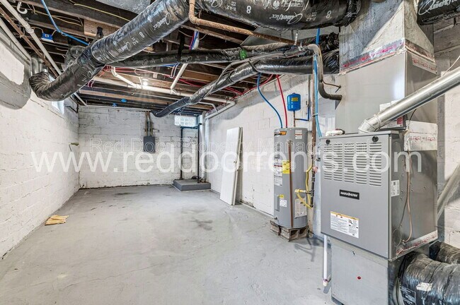 Building Photo - 218 Jefferson Ave