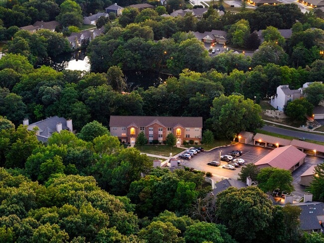 Building Photo - 2 Bedroom/2 Bathroom Oakridge Apartments U...