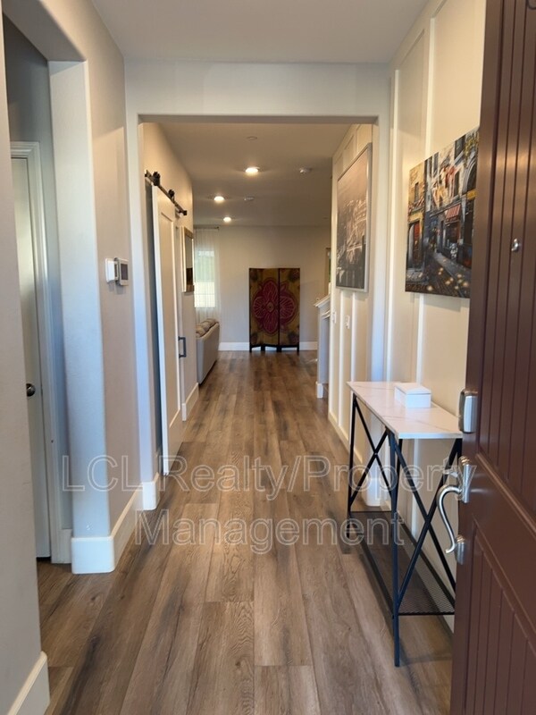 Building Photo - 29285 Caravel Dr