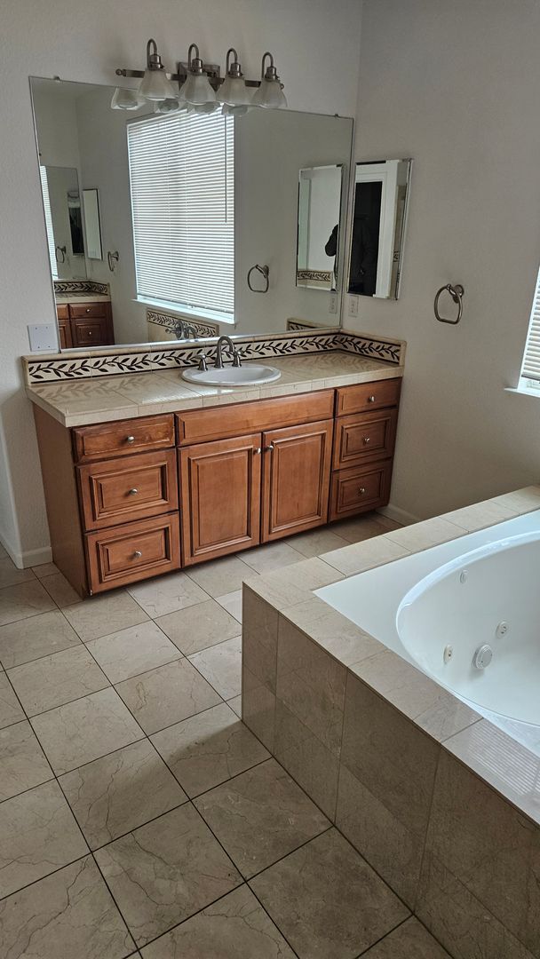 Building Photo - Hawaiian