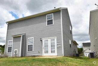 Building Photo - 305 Cline Falls Dr