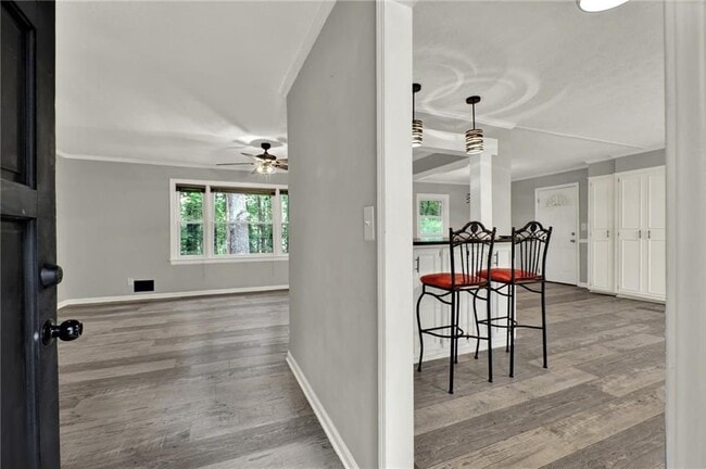 Building Photo - 20 Timberlane Terrace SW