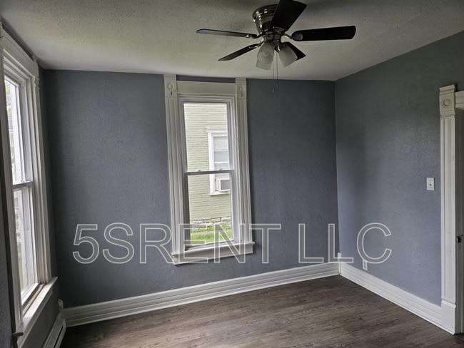 Building Photo - 410 Gray Ave