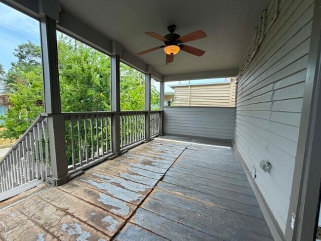 Building Photo - 1709 Avenue L
